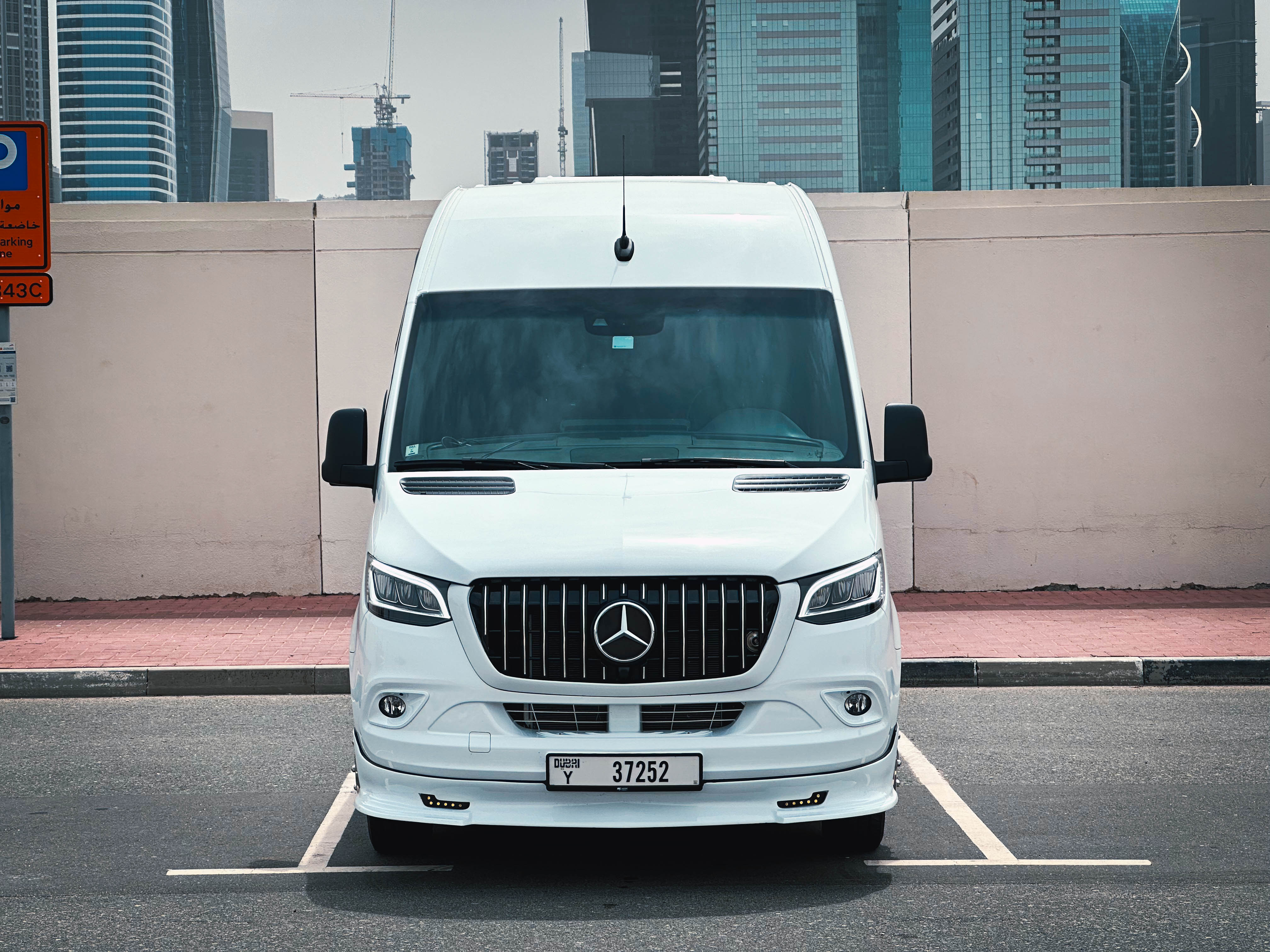 Booking Mercedes Benz Sprinter 2024 (16pax) chauffeur service