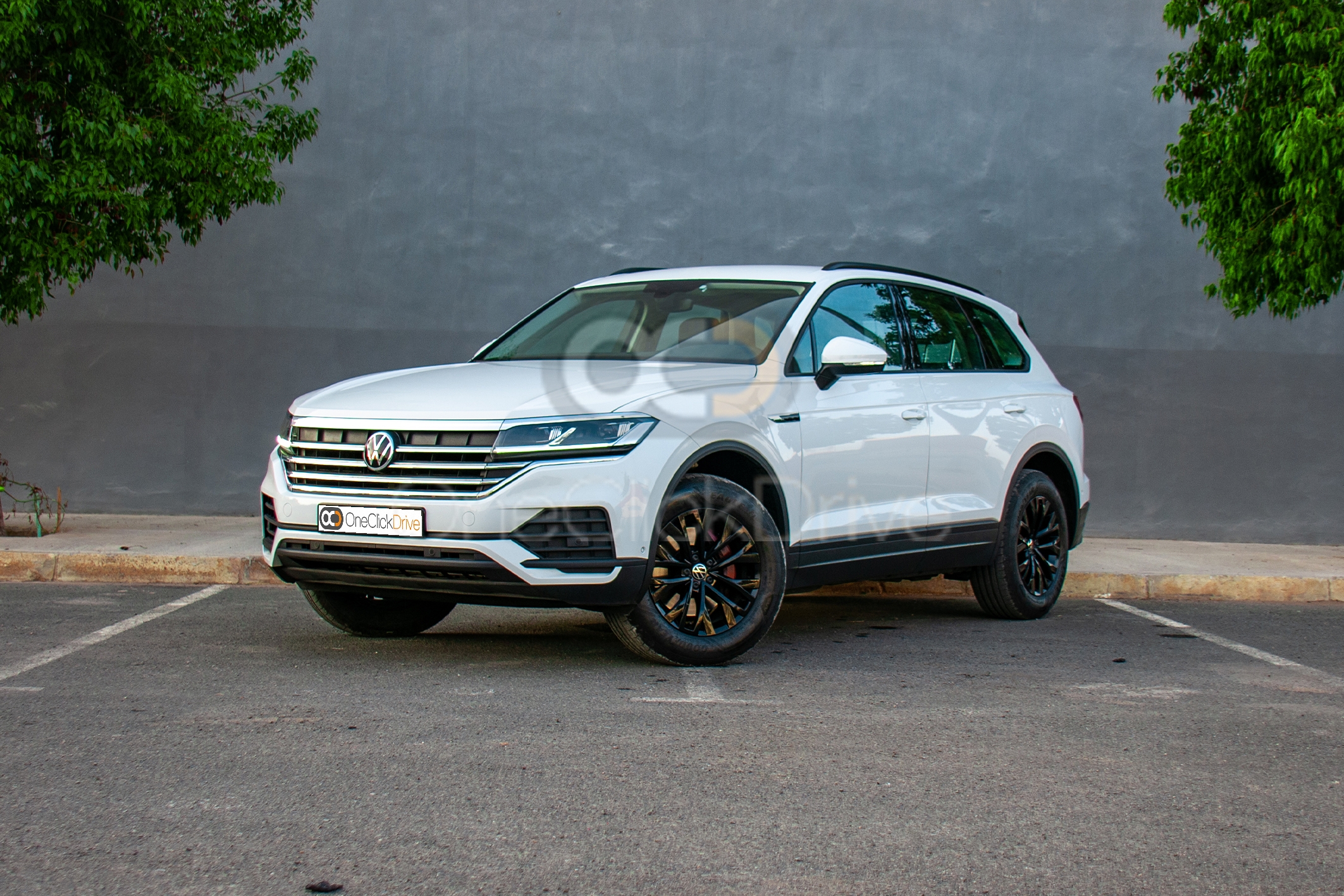 Booking Volkswagen Touareg 2024 chauffeur service