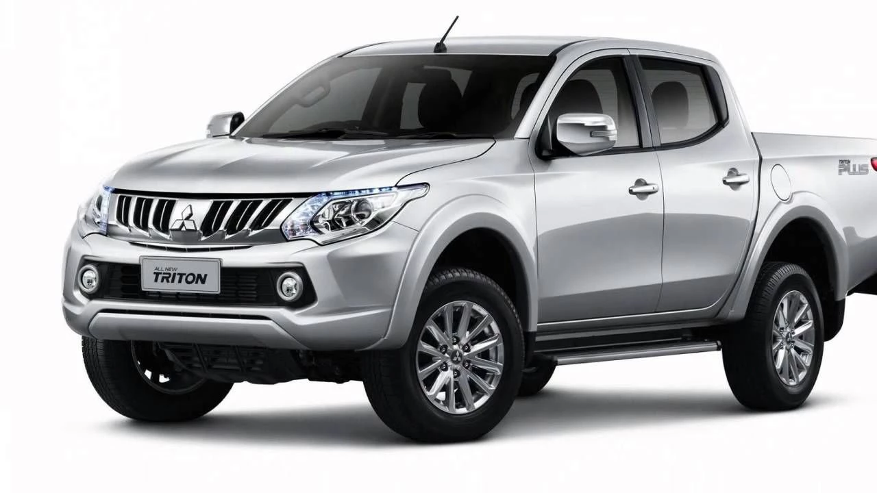 Acquista Mitsubishi L200 Double Cab GLS - Acquista Mitsubishi Dubai - Pickup Truck Used Car Dubai Price