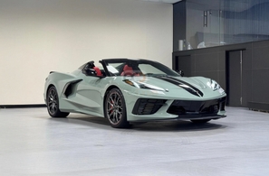 Rent Chevrolet Corvette C8 Stingray Cabrio 2024