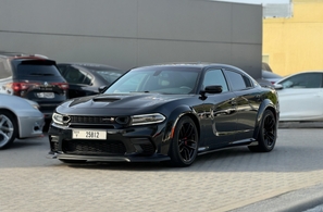 Rent دودج تشارجر إس آر تي V8 2021