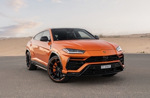 Rent Lamborghini urus s 2024