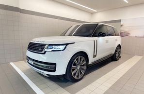 Rent Land Rover Range Rover Vogue V8 2023