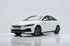 Rent MG 8 PHEV 2026