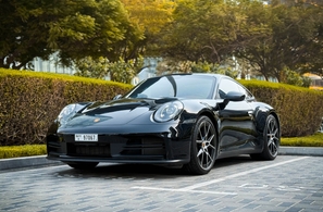 Rent Porsche 911 Carrera 2025