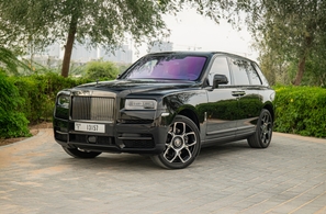 Rent Rolls Royce Cullinan Black Badge 2022
