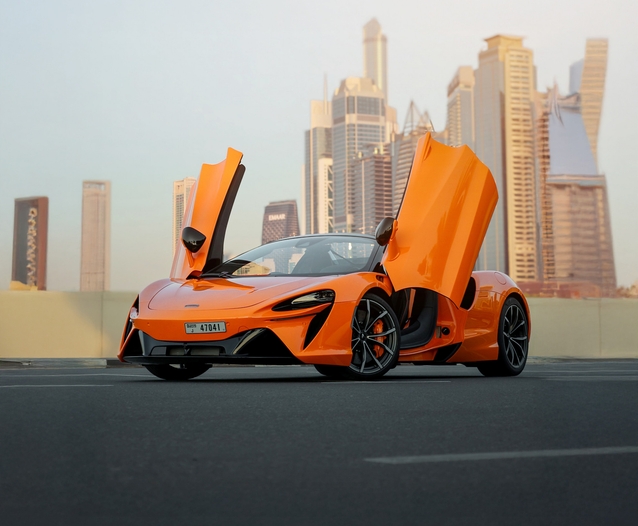 Rent McLaren Dubai Hire Sports Cars 570S Spyder, 720S