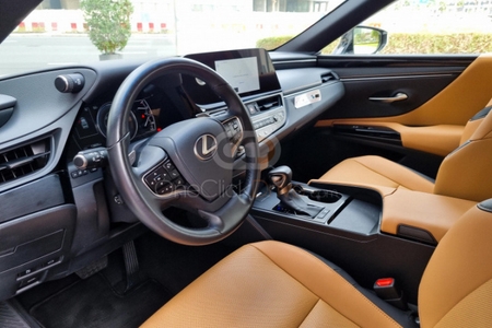 雷克萨斯 ES 350 混合动力车 2024