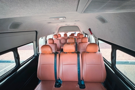 Toyota Hiace-14 pax