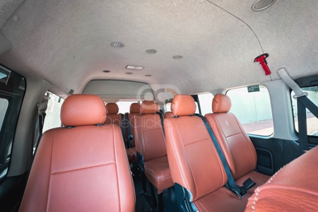 Toyota Hiace-14 pax