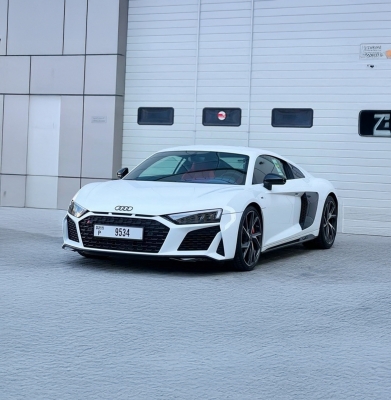 Rent Ауди R8 Купе V10 2023
