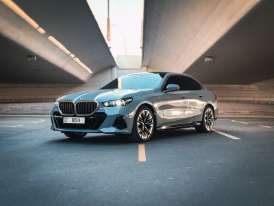 Rent BMW 520i 2024