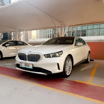 Rent BMW 520i Exclusive 2026