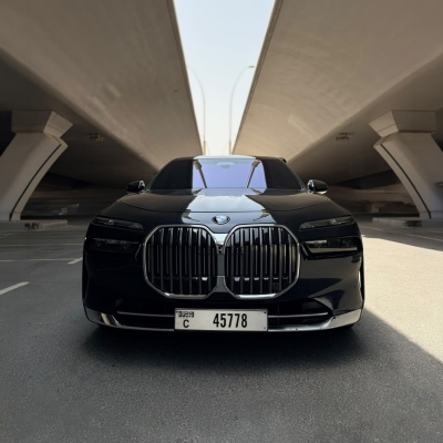 Rent BMW 735i 2024