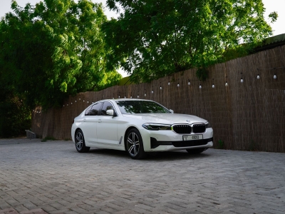 Rent BMW 520i 2021