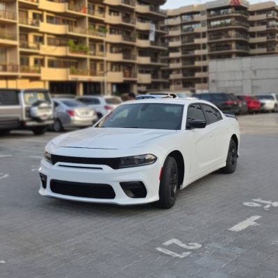 Rent Dodge Charger V6 2023