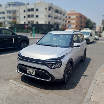 Rent Kia Carens 2025