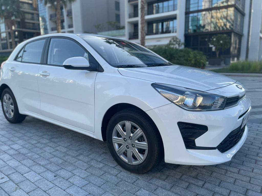 Bianca Kia Rio Hatchback 2021