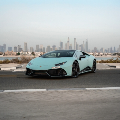 Rent Lamborghini Huracan Evo Coupé 2021