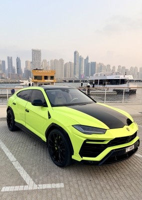 Rent Lamborghini Urus 2022