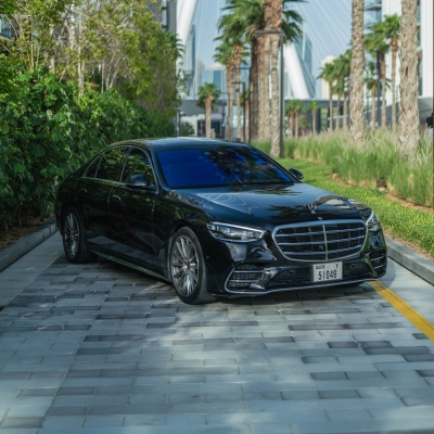 Rent 奔驰 S500 2023
