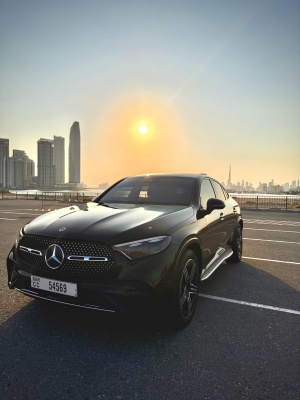 Rent 奔驰 GLC 200 轿跑车 2024