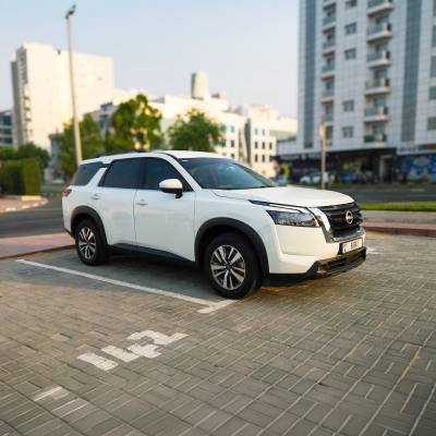 Rent Nissan Pathfinder 2025