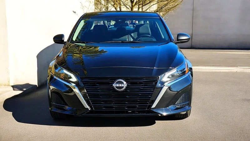 Used Nissan Altima SV in Dubai