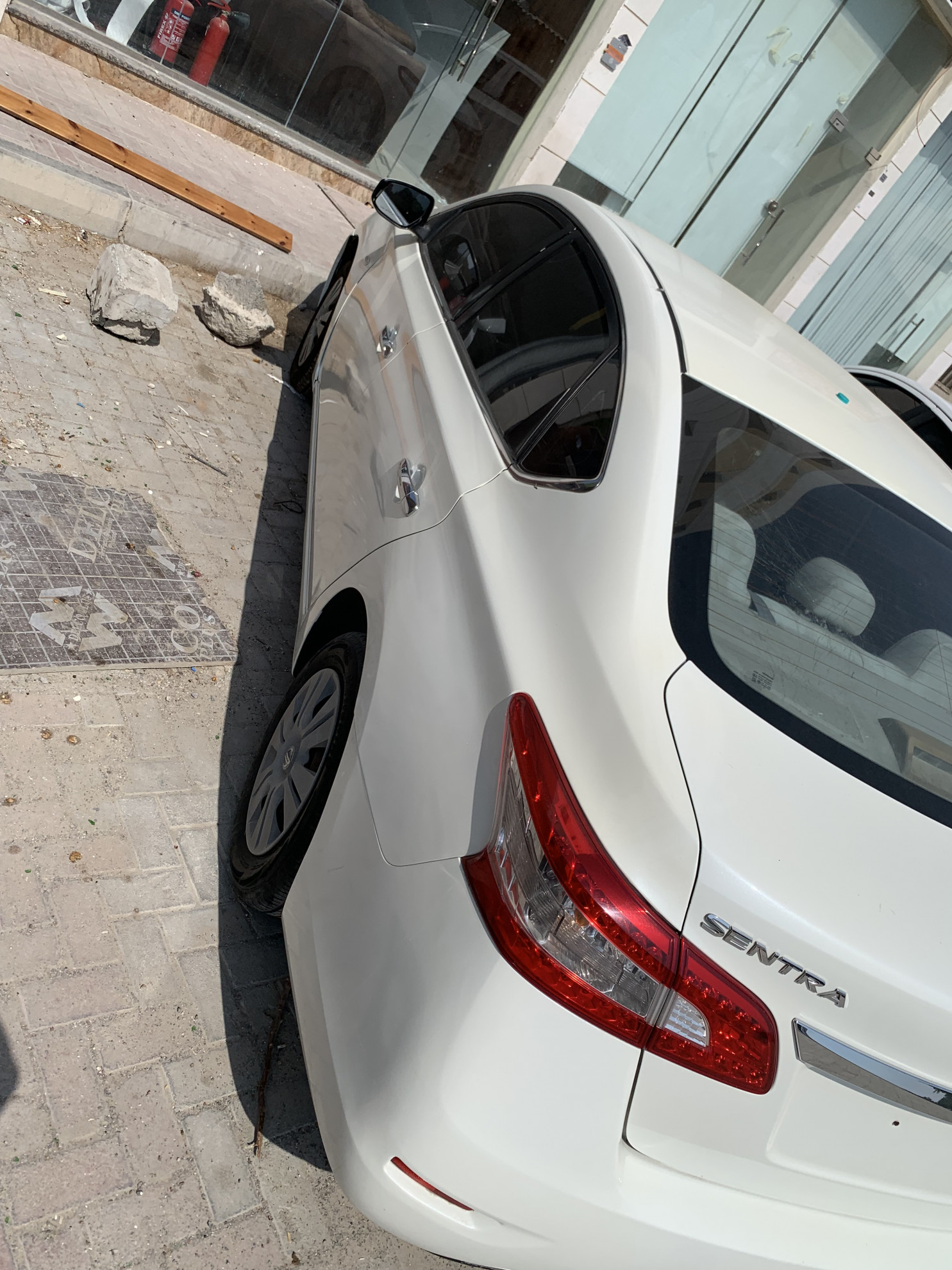 Белый Nissan Sentra 1.8 2016 год