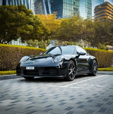 Rent Porsche 911 Carrera 2025