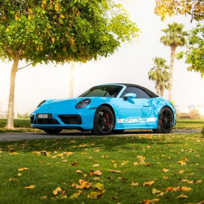 Rent Porsche 911 Carrera 4 GTS 2024
