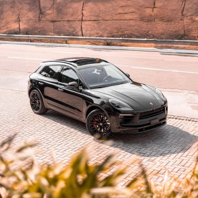 Rent Porsche Macan 2022