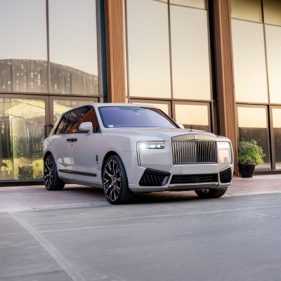 Rent Rolls Royce Cullinan Black Badge 2025