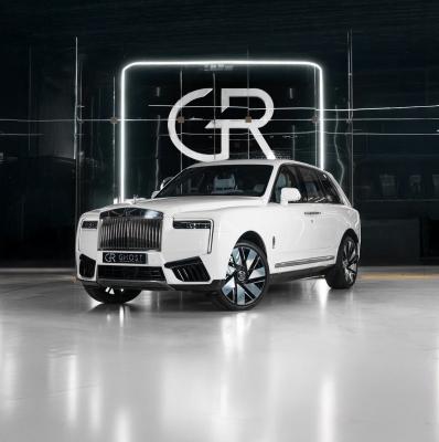 Rent Rolls Royce Cullinan Zilveren Badge 2025