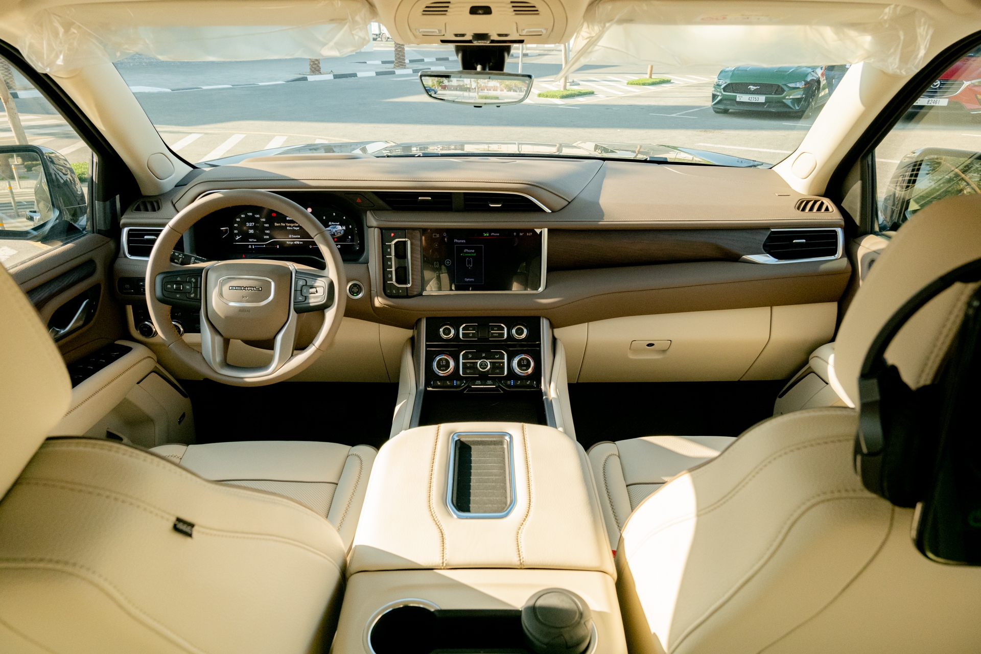 Negro GMC Yukon Denali 2022