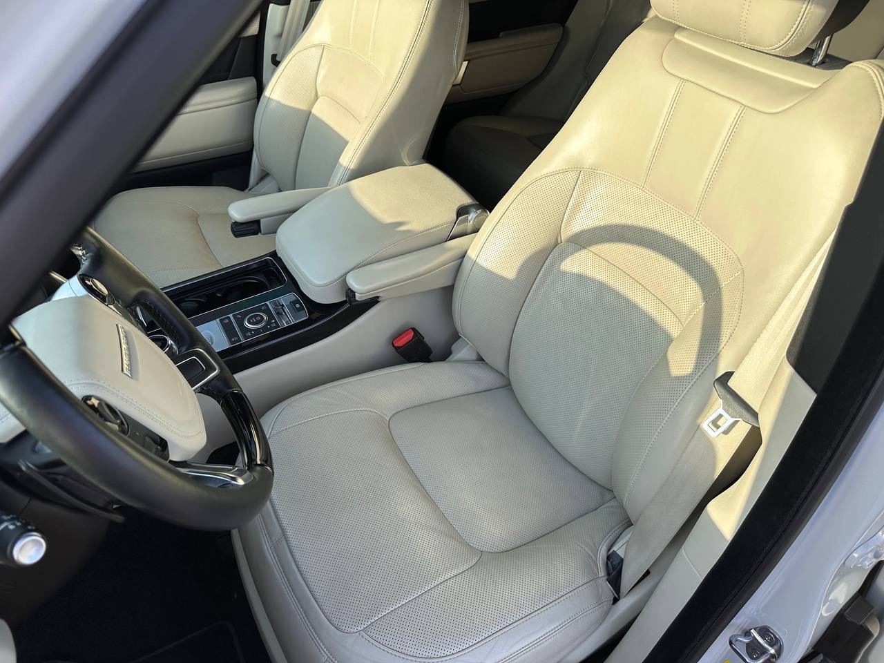 Blanc Land Rover Range Rover Vogue 2019