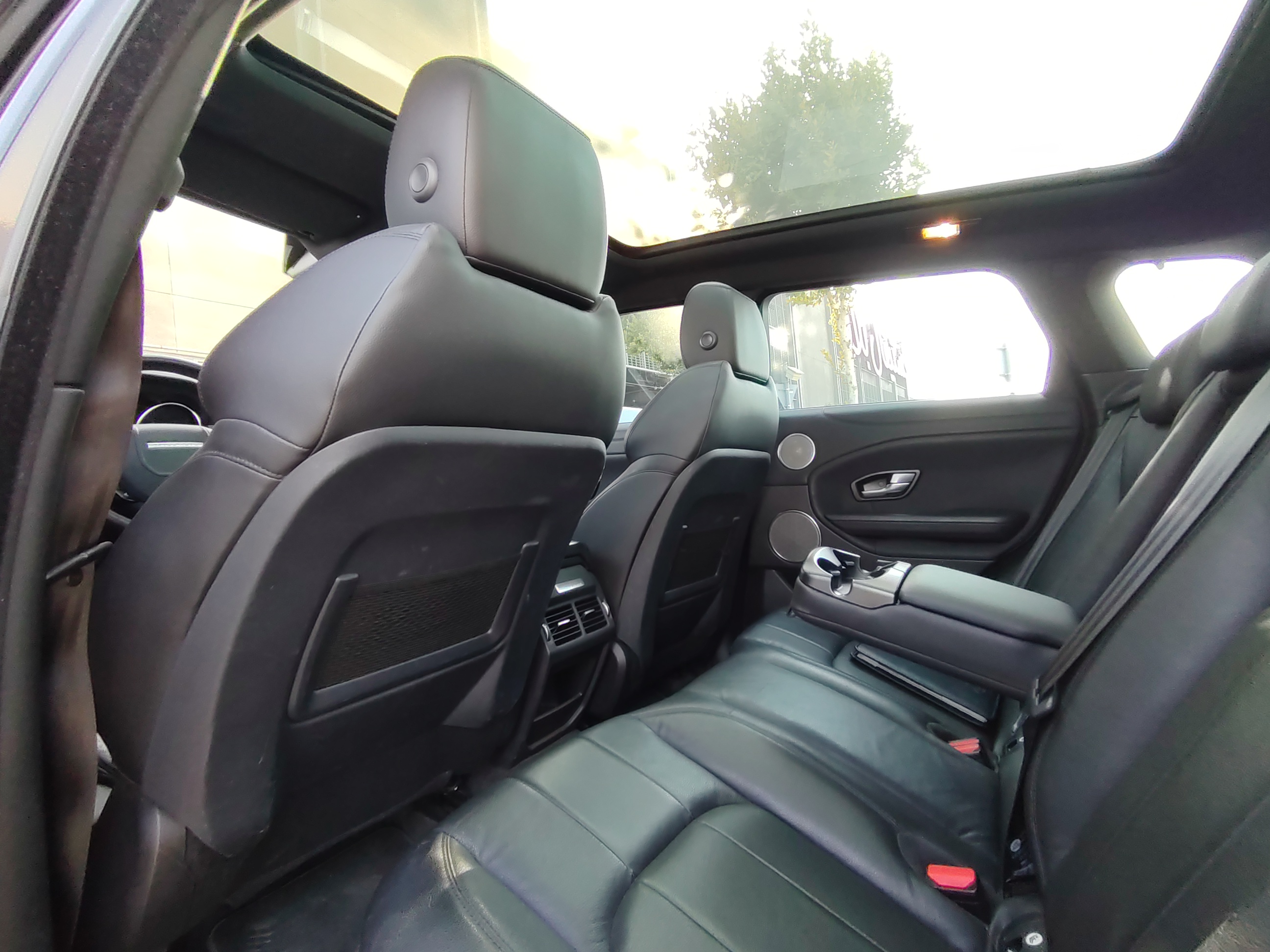 Black Land Rover Range Rover Evoque HSE 2019