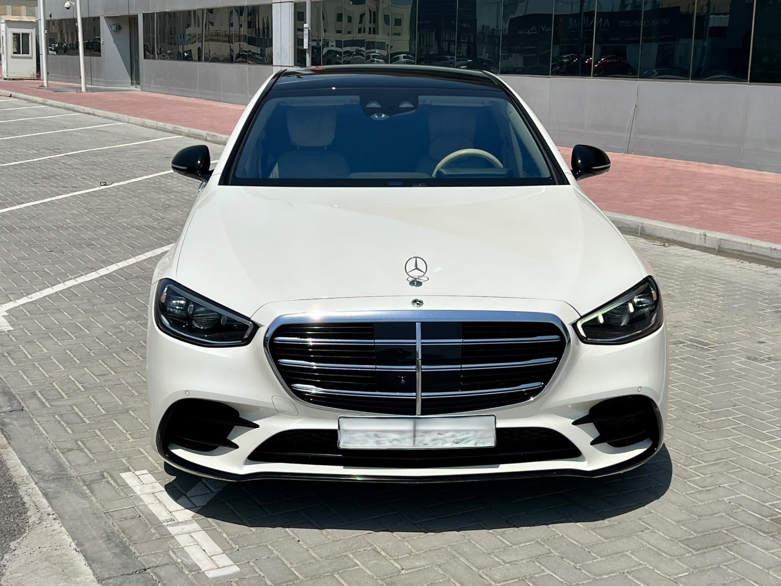 White Mercedes Benz S580 2022