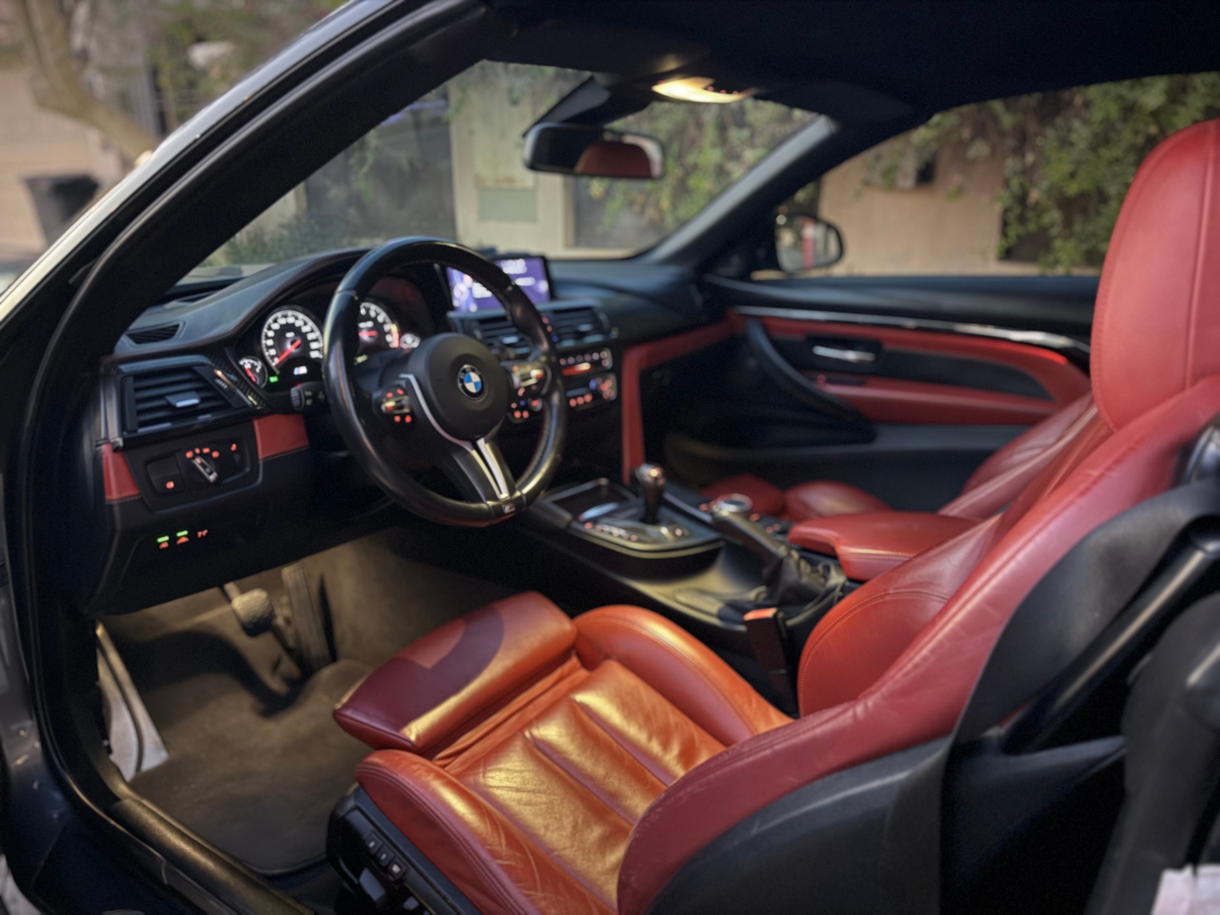 Dunkelgrau BMW M4 Convertible 2015