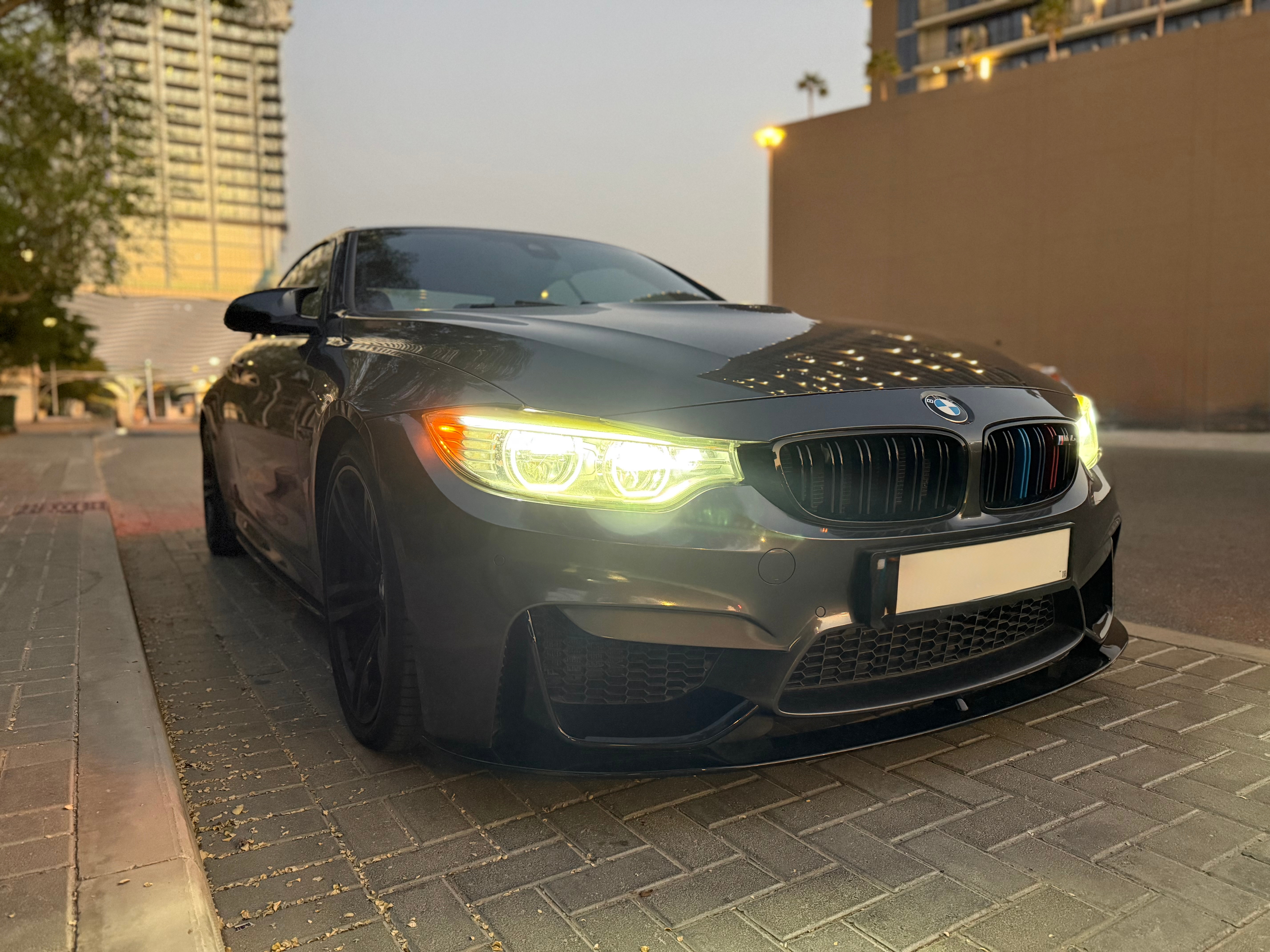 Dunkelgrau BMW M4 Convertible 2015