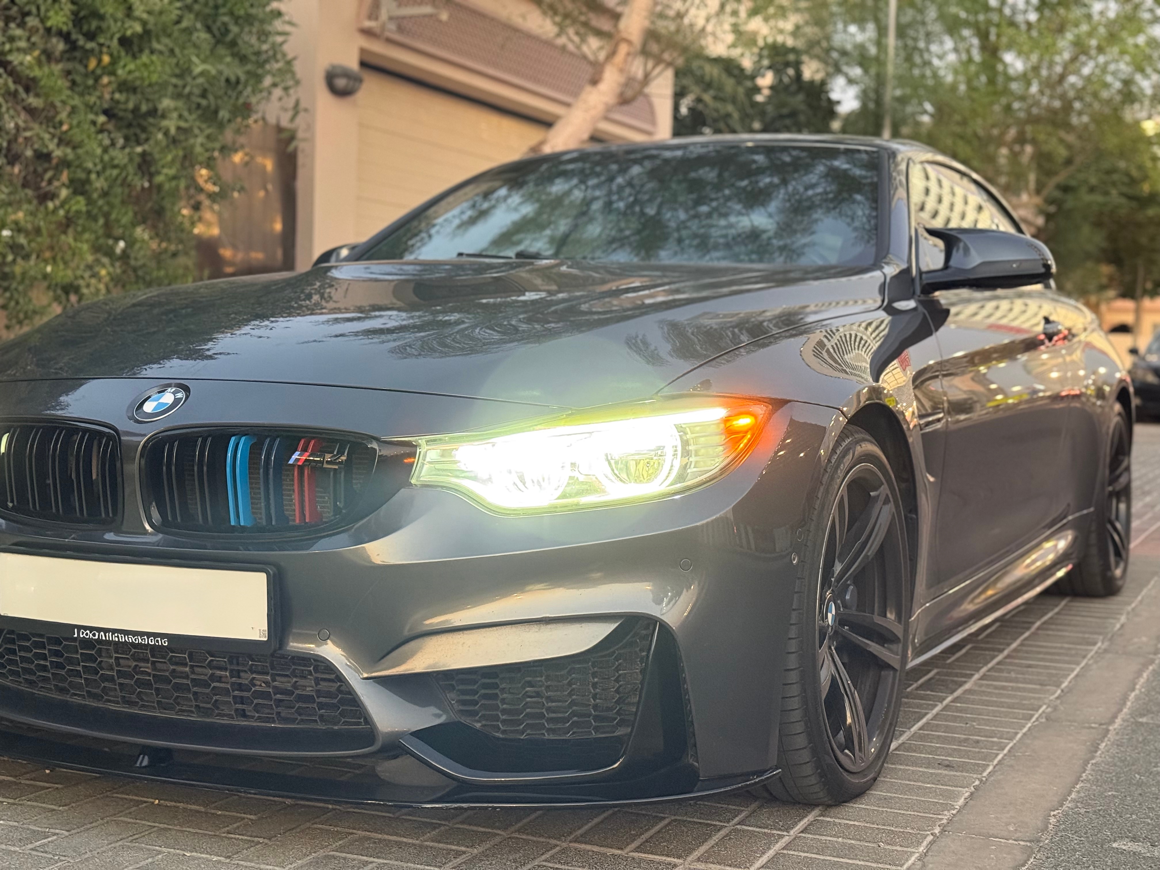 Dunkelgrau BMW M4 Convertible 2015