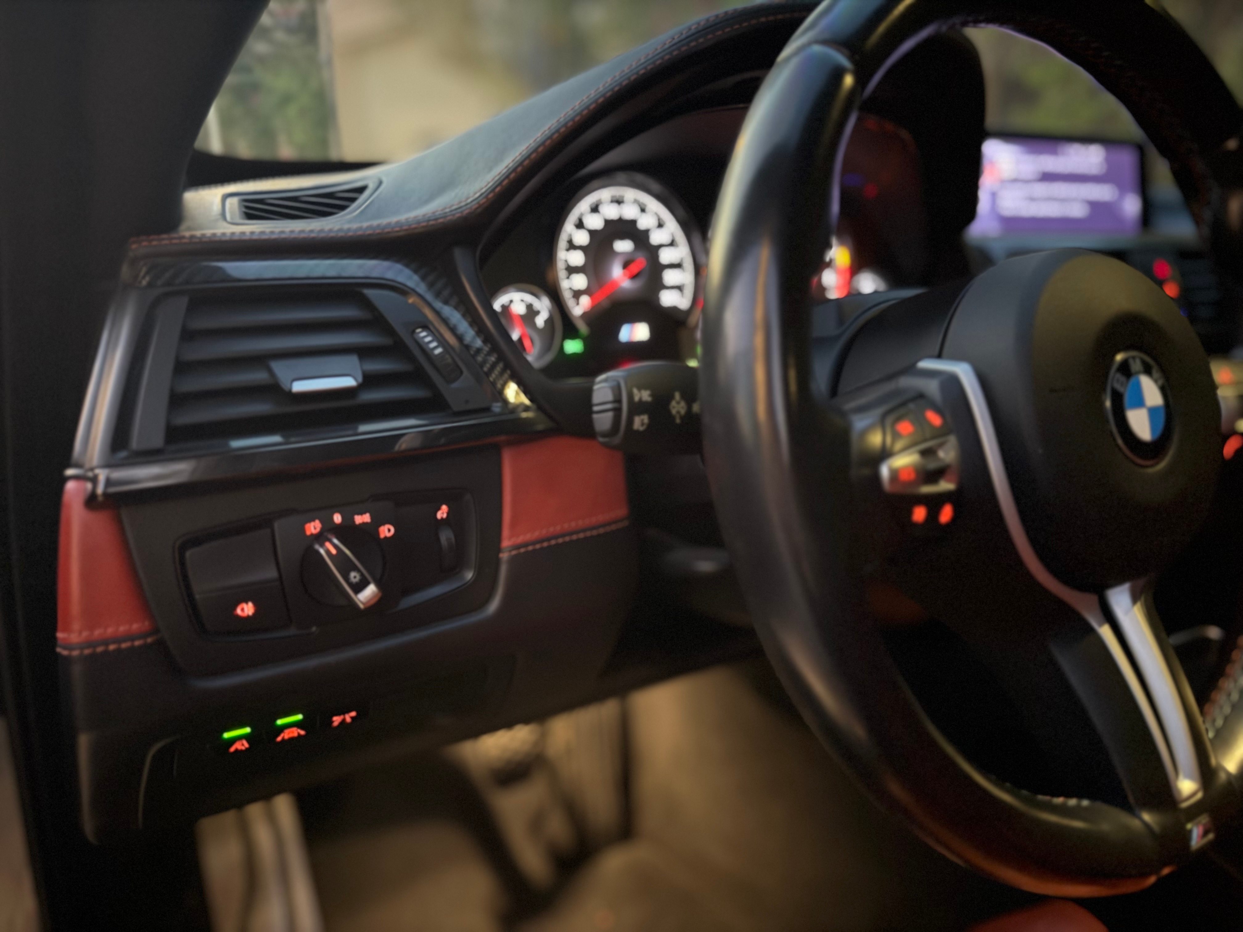 Dunkelgrau BMW M4 Convertible 2015
