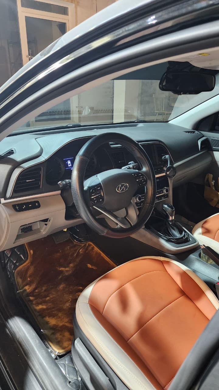 أسود هيونداي  Elantra SEL 2020