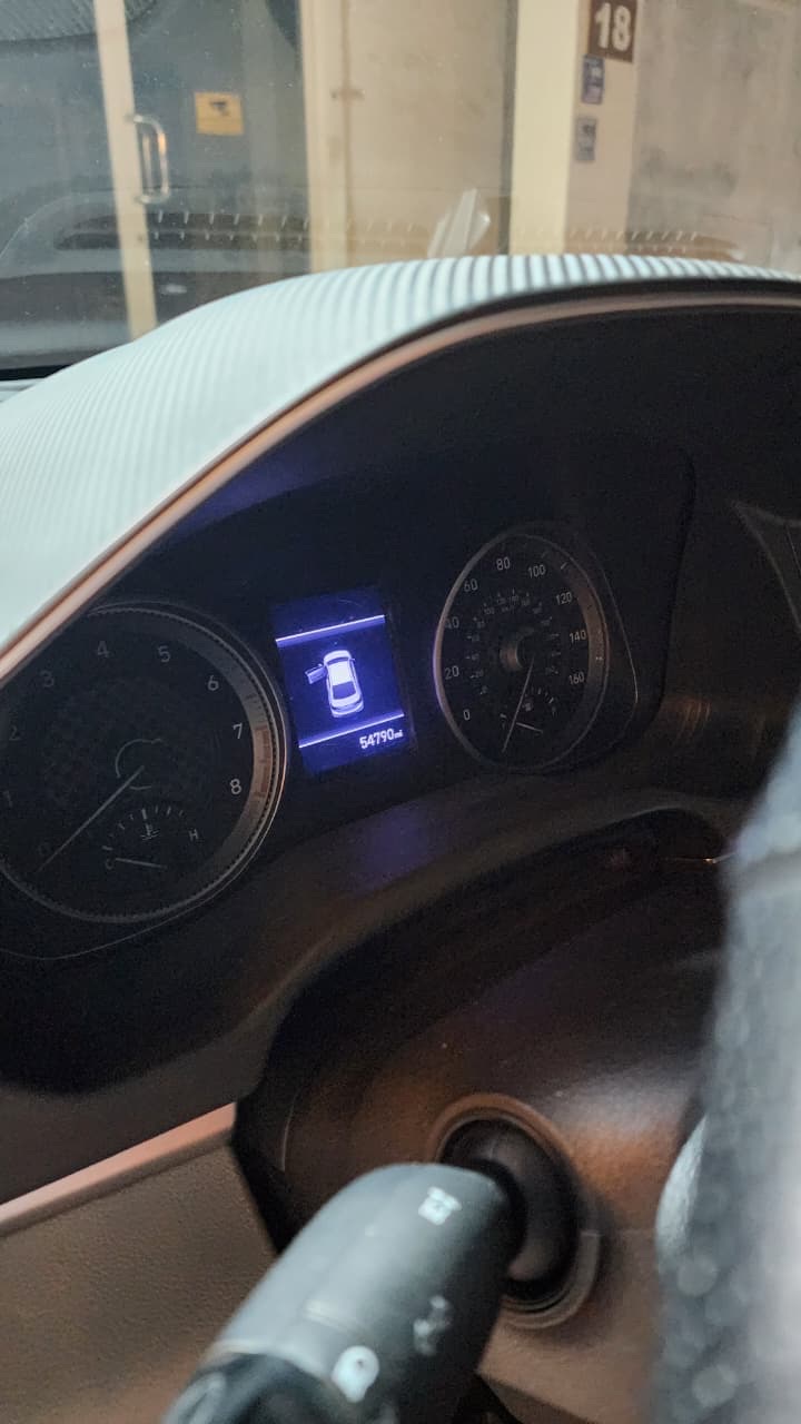 Black Hyundai Elantra SEL 2020