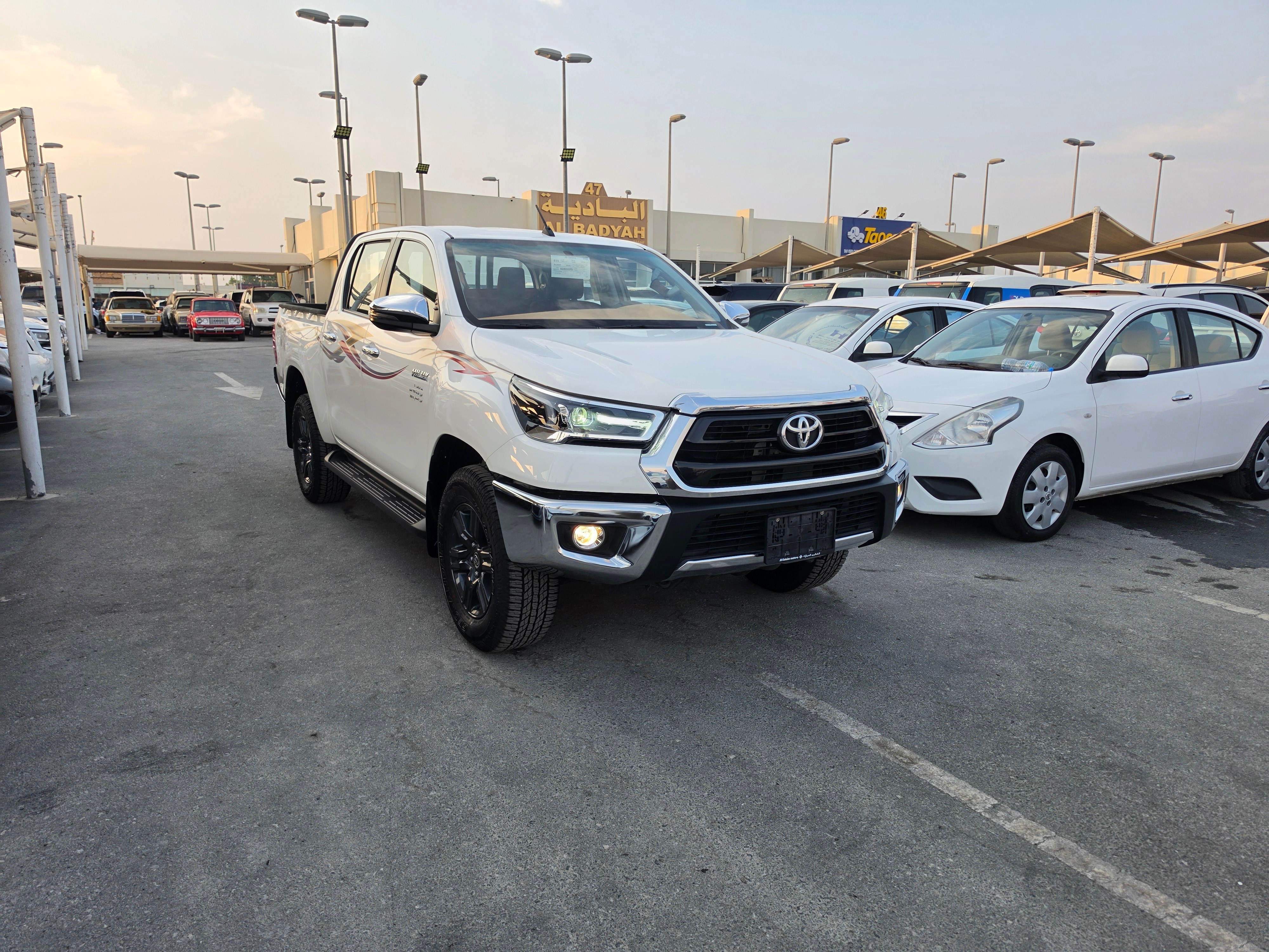 أبيض تويوتا Hilux DOUBLE CAB GLX 4X4 2025
