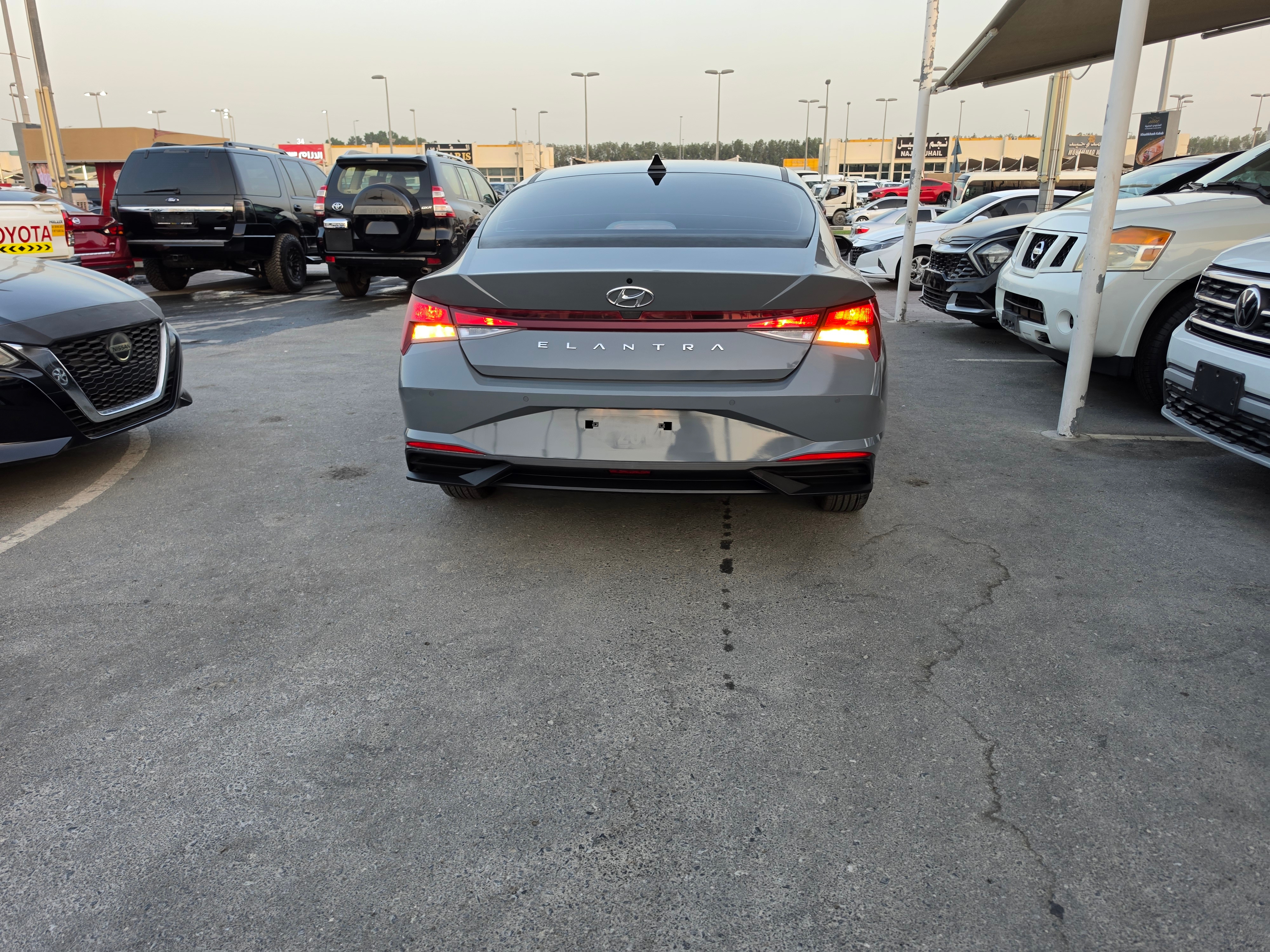 Gray Hyundai Elantra Smart 2023