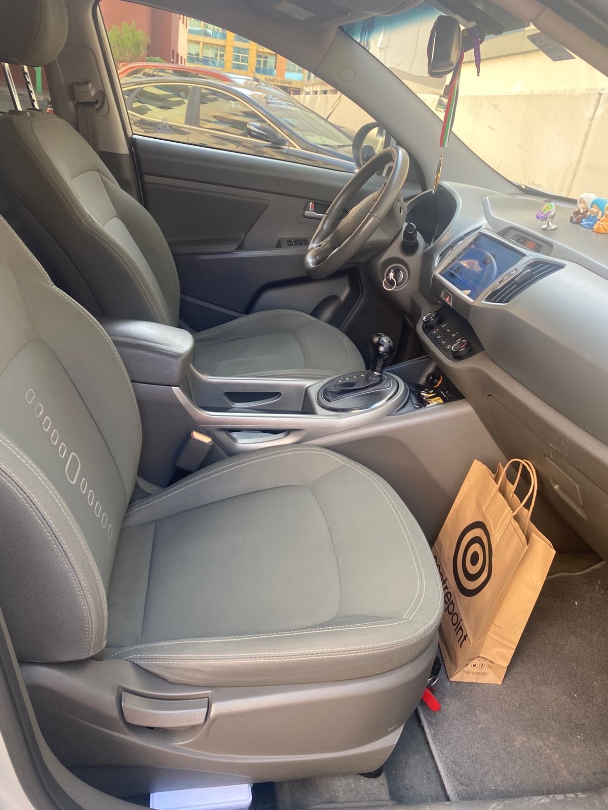Silver Kia Sportage 2.0 CRDi Design 4x2 BVR 185ch 2014