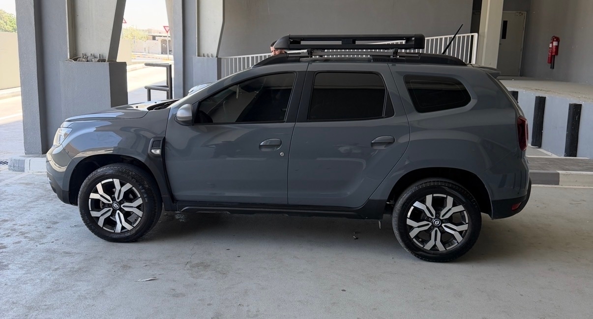 Gray Renault Duster LE 2024