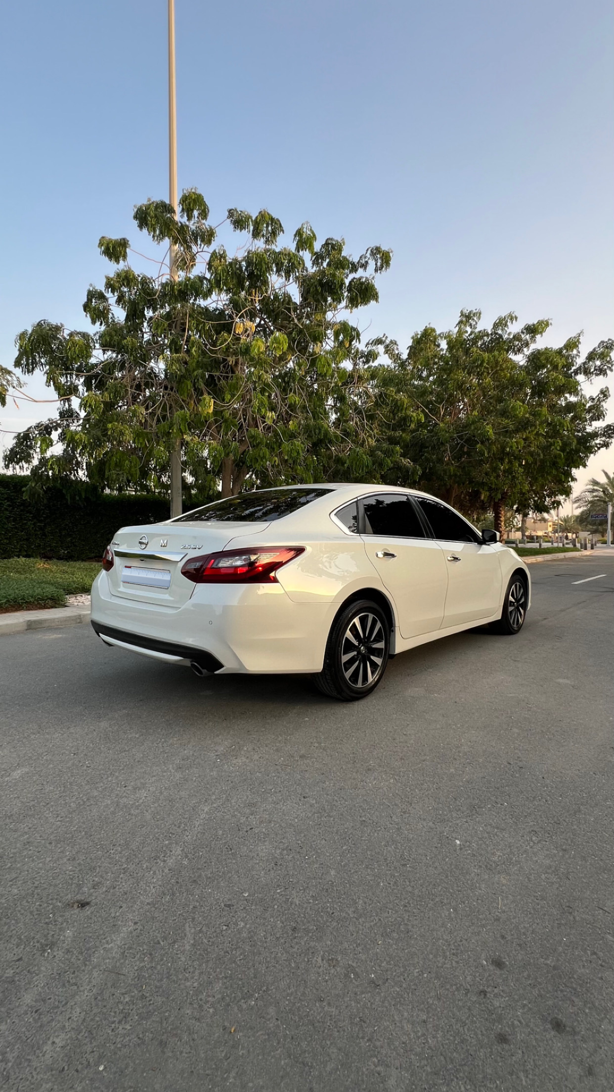 Bianca Nissan Altima 2.5 SV 2018