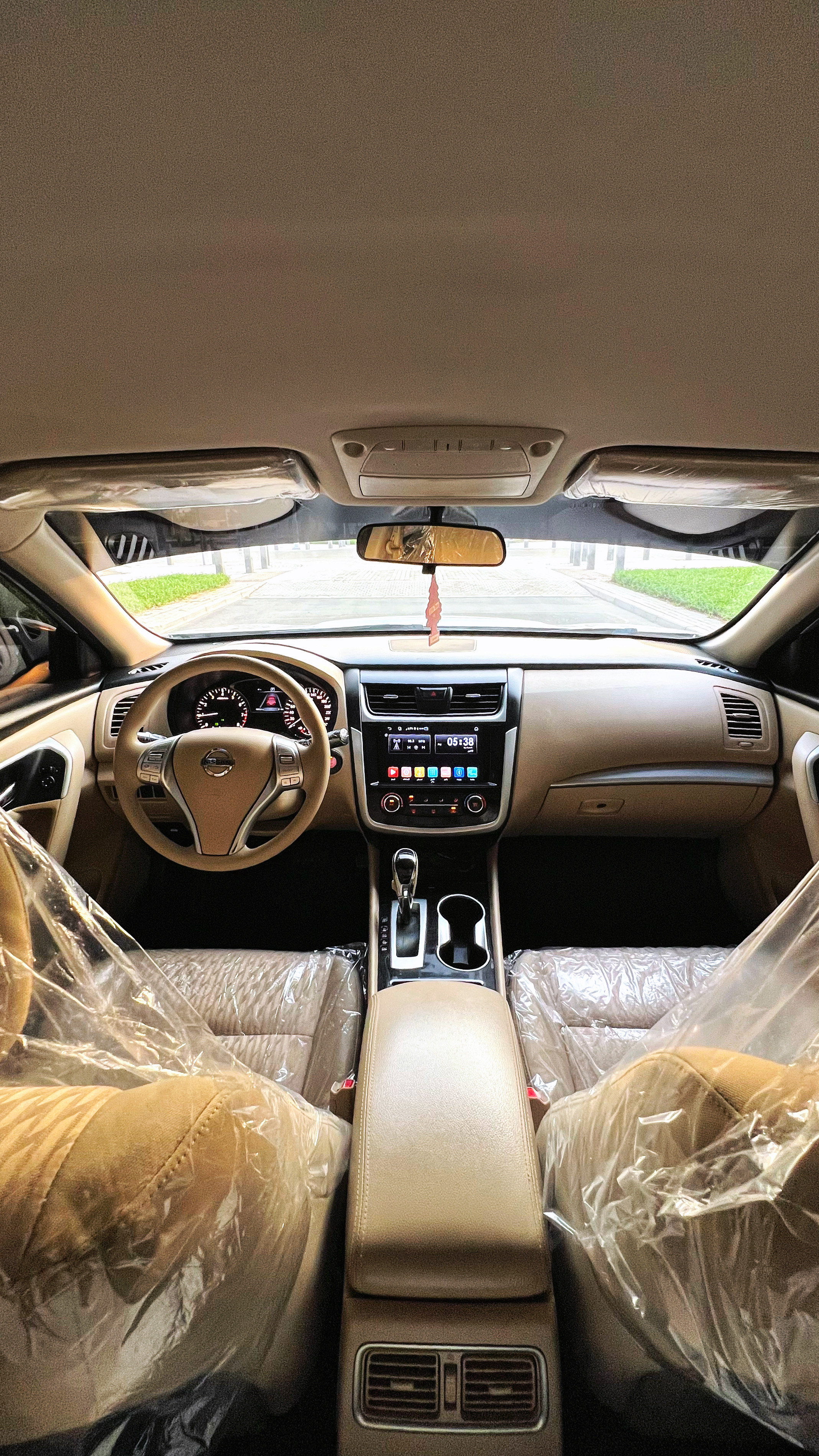 Silver Nissan Altima 2.5 SV 2018